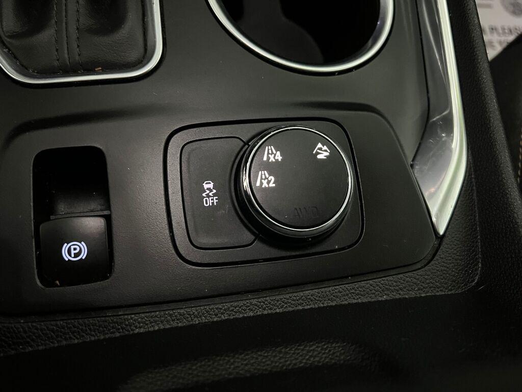 used 2020 Chevrolet Traverse car, priced at $19,589