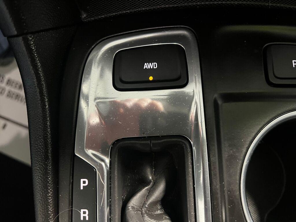 used 2022 Chevrolet Equinox car, priced at $18,778