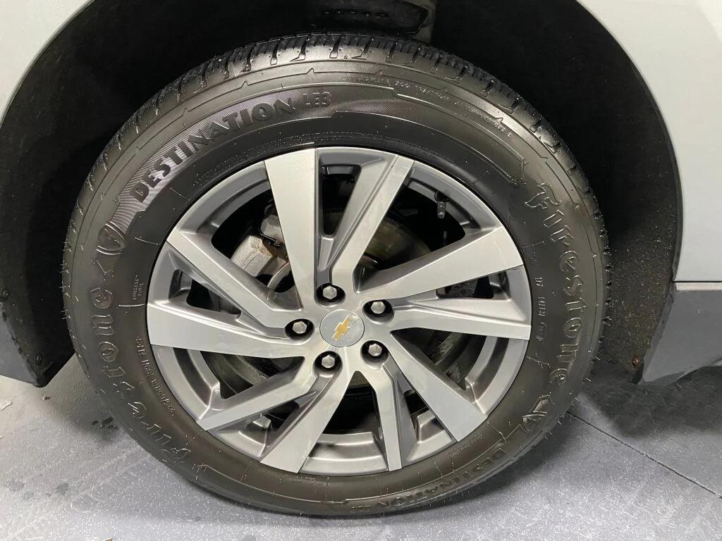 used 2023 Chevrolet Equinox car, priced at $18,292