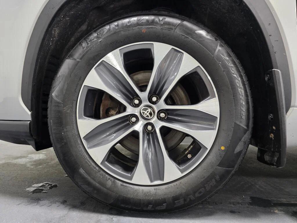 used 2024 Toyota Highlander Hybrid car, priced at $36,778
