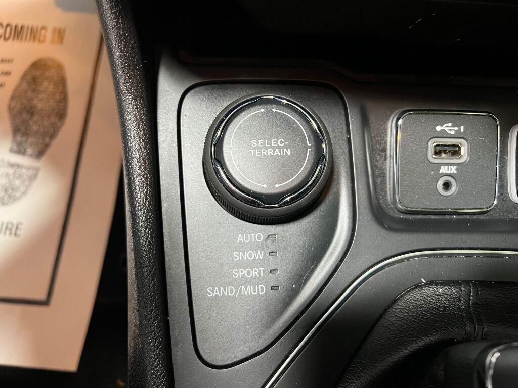 used 2021 Jeep Cherokee car, priced at $12,982