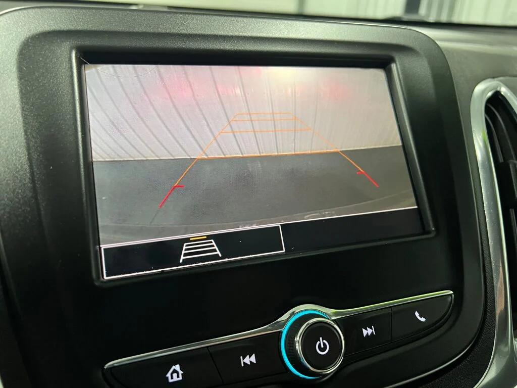 used 2023 Chevrolet Equinox car, priced at $17,396