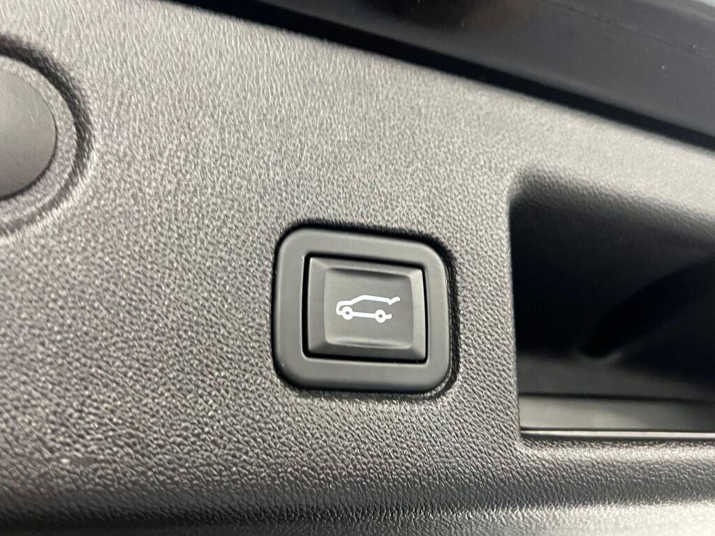 used 2023 Chevrolet Equinox car, priced at $17,396