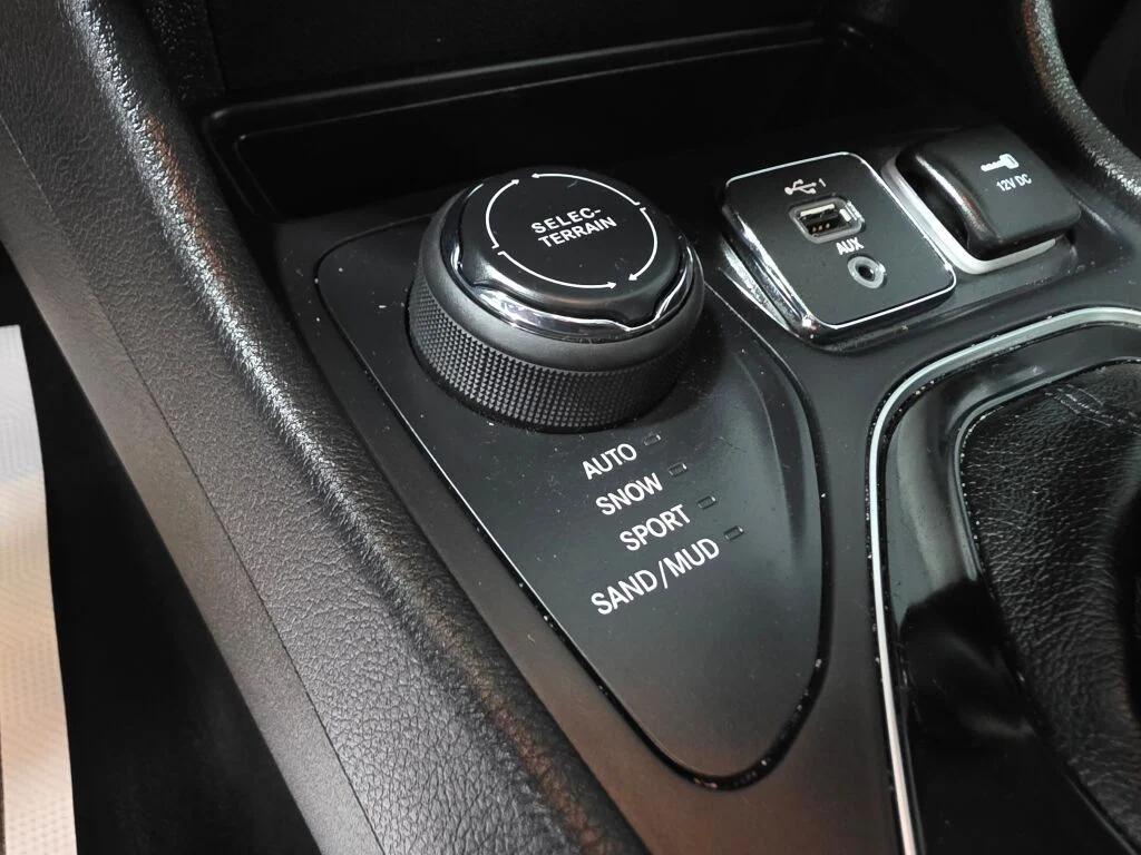 used 2019 Jeep Cherokee car, priced at $17,327