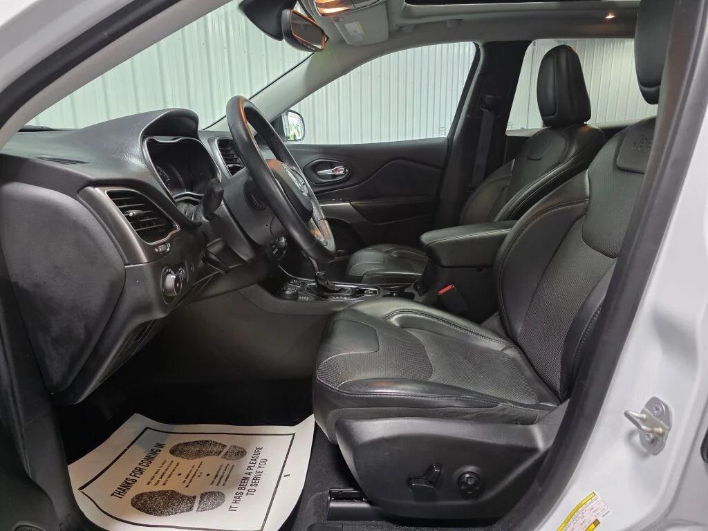 used 2019 Jeep Cherokee car, priced at $17,327