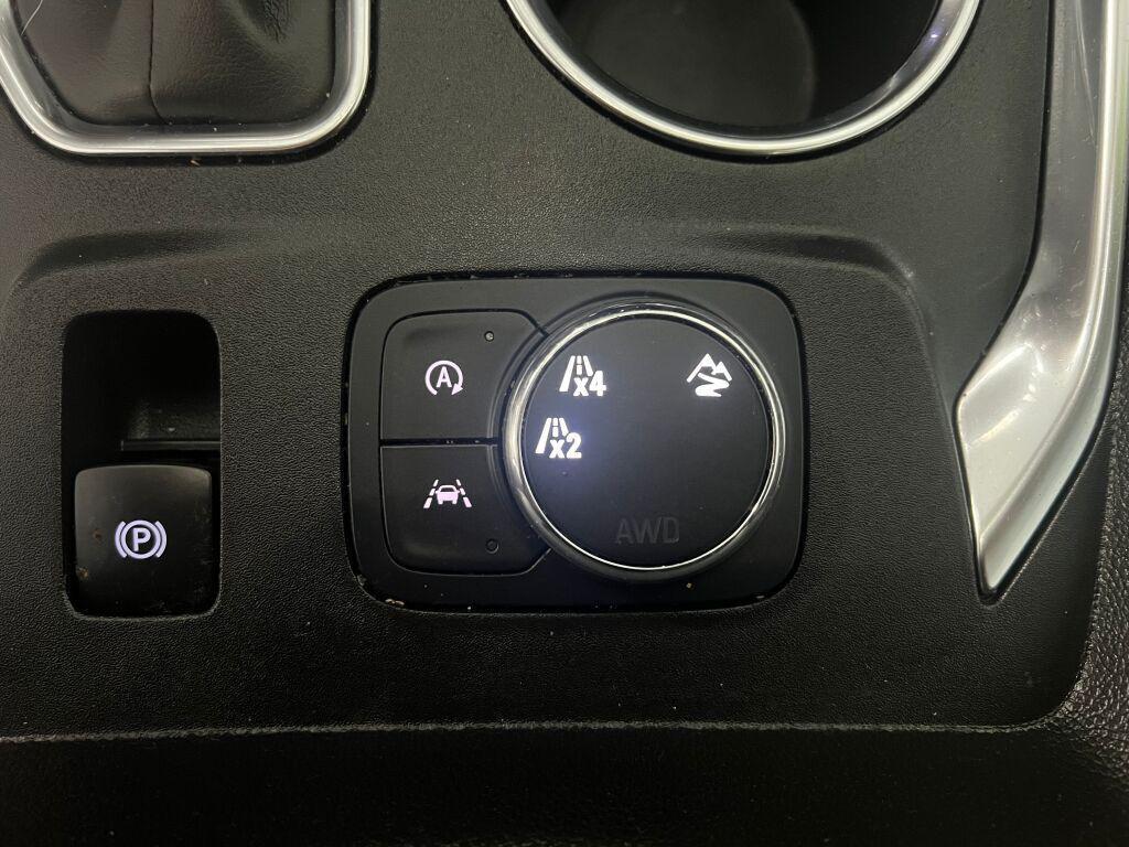 used 2022 Chevrolet Traverse car, priced at $17,993