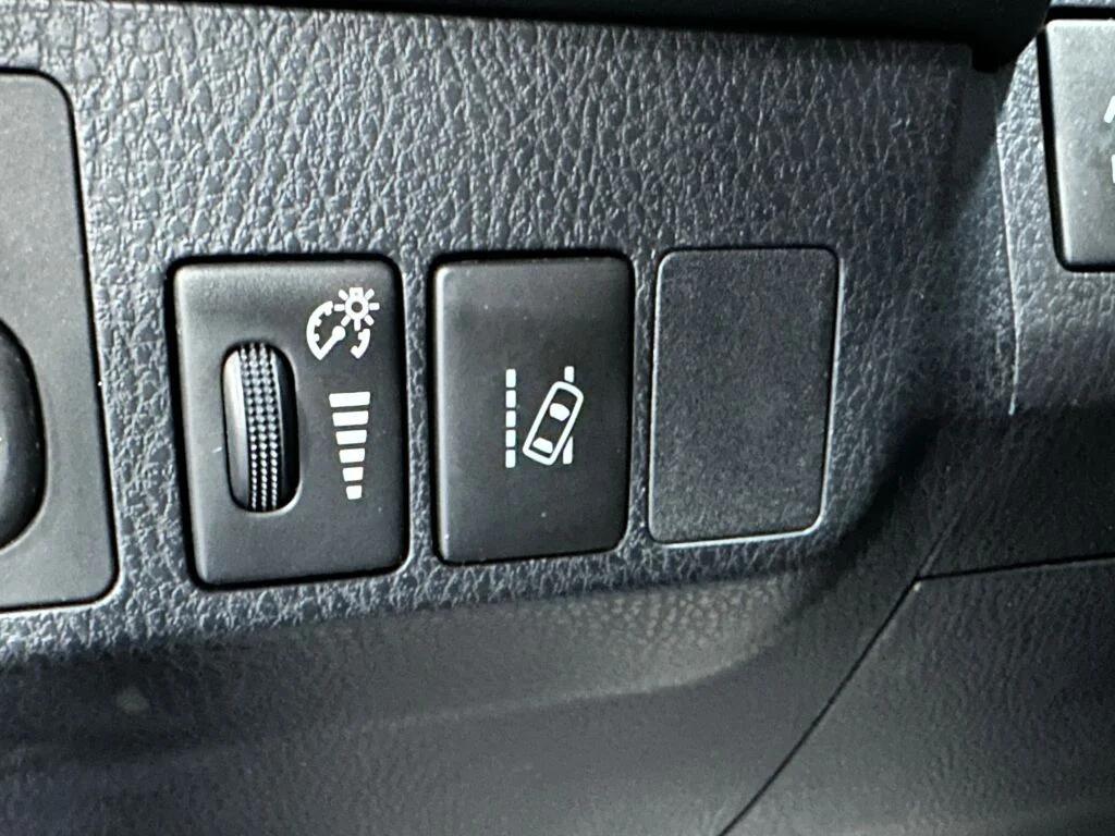 used 2018 Toyota RAV4 car