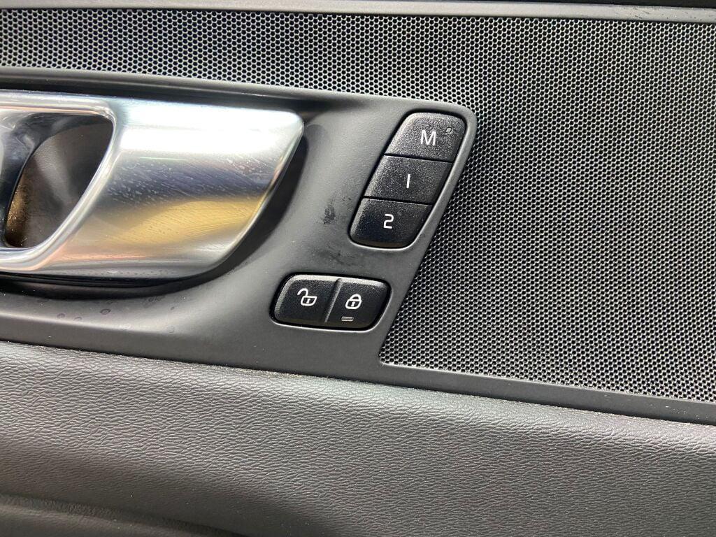 used 2023 Volvo XC60 car, priced at $27,993