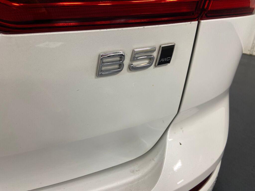 used 2023 Volvo XC60 car, priced at $27,993