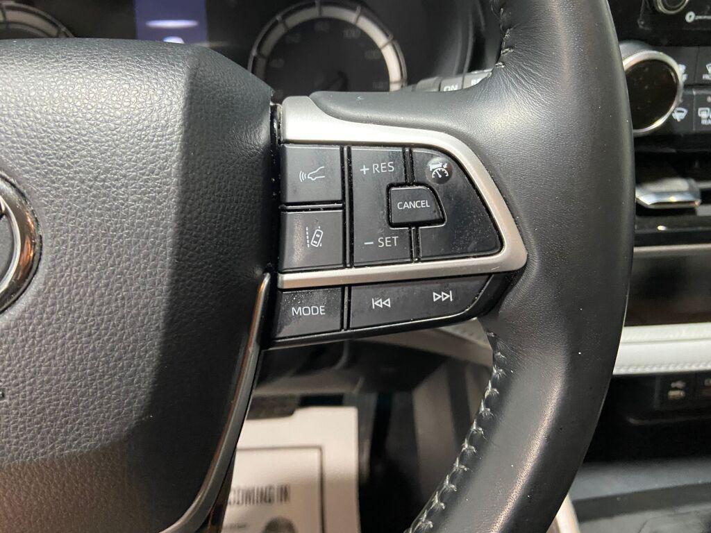 used 2022 Toyota Highlander Hybrid car, priced at $27,896