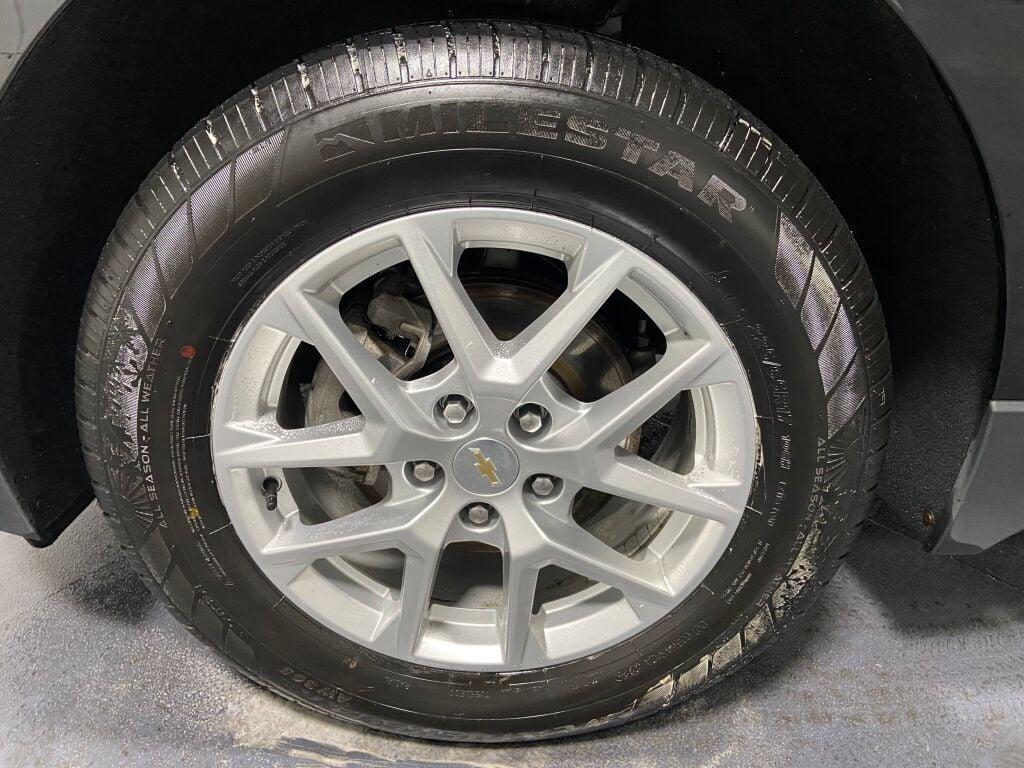 used 2024 Chevrolet Equinox car, priced at $17,987