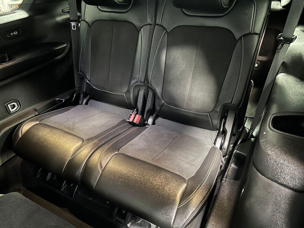 used 2024 Jeep Grand Cherokee L car, priced at $30,772