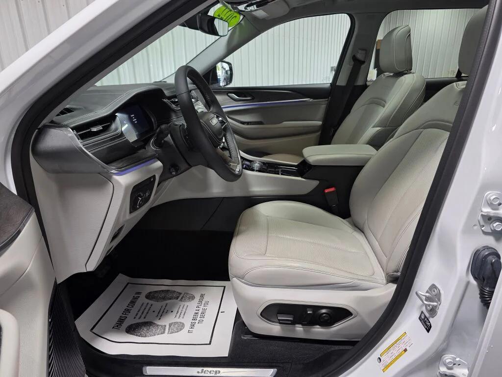 used 2022 Jeep Grand Cherokee 4xe car, priced at $29,591