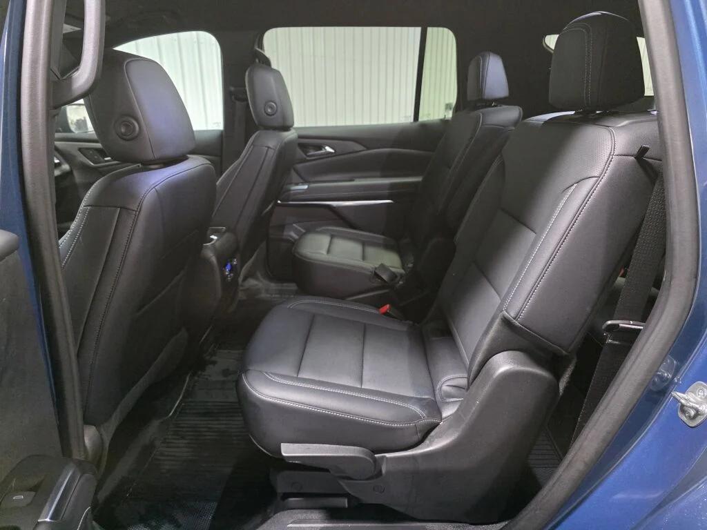 used 2024 Chevrolet Traverse car, priced at $32,788