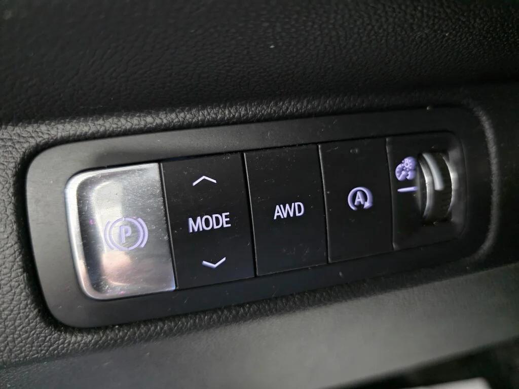 used 2024 Chevrolet Traverse car, priced at $32,788