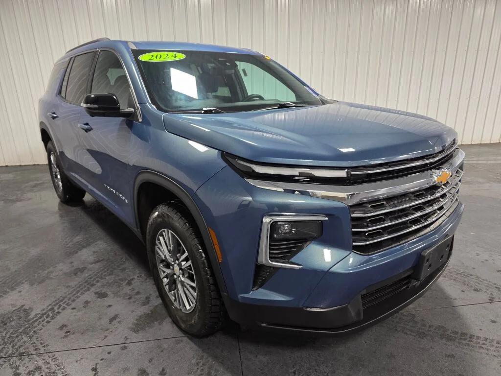 used 2024 Chevrolet Traverse car, priced at $32,788