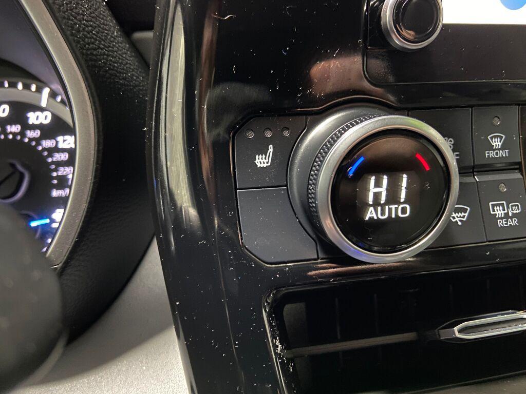 used 2024 Toyota Highlander Hybrid car, priced at $35,497