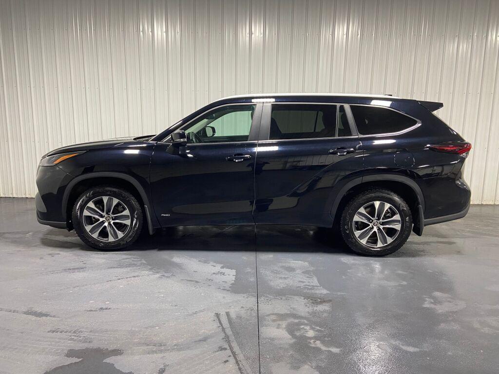 used 2024 Toyota Highlander Hybrid car, priced at $35,497