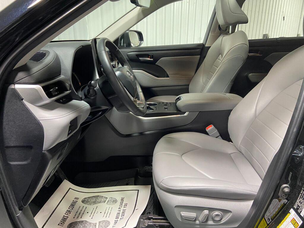 used 2024 Toyota Highlander Hybrid car, priced at $35,497