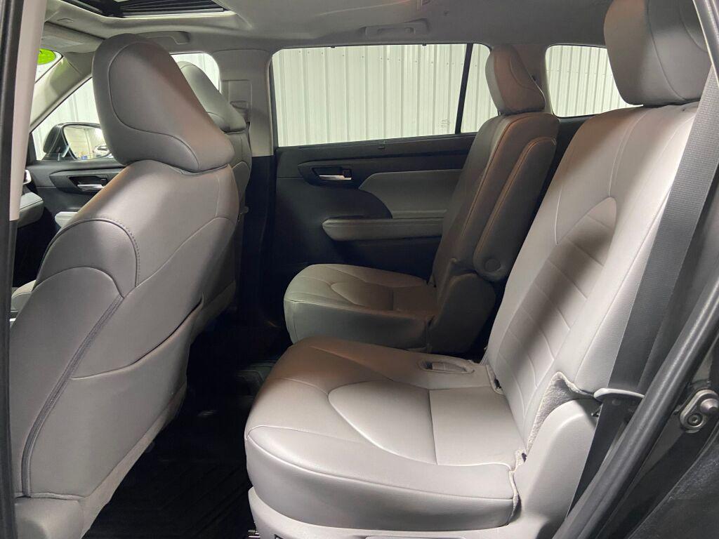 used 2024 Toyota Highlander Hybrid car, priced at $35,497