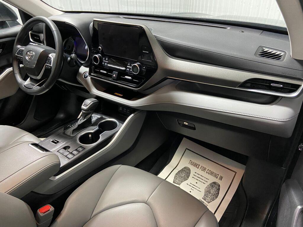 used 2024 Toyota Highlander Hybrid car, priced at $35,497