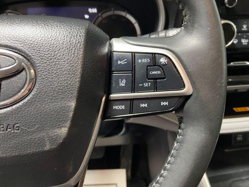 used 2024 Toyota Highlander Hybrid car, priced at $35,497