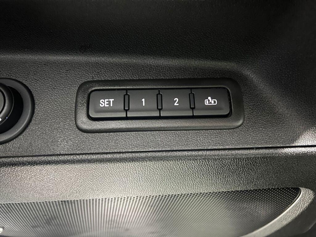 used 2023 Chevrolet Equinox car, priced at $23,856