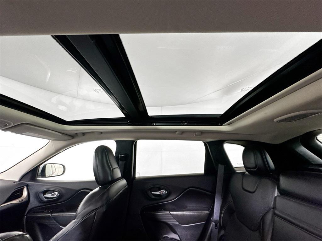 used 2016 Jeep Cherokee car, priced at $10,697