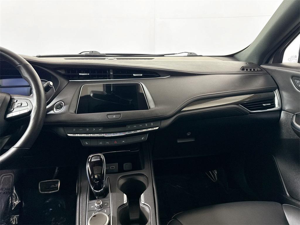 used 2022 Cadillac XT4 car, priced at $25,722