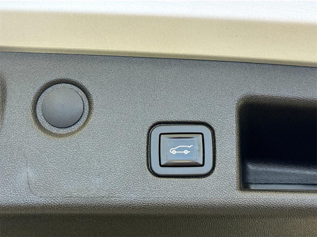 used 2020 Chevrolet Equinox car, priced at $18,992