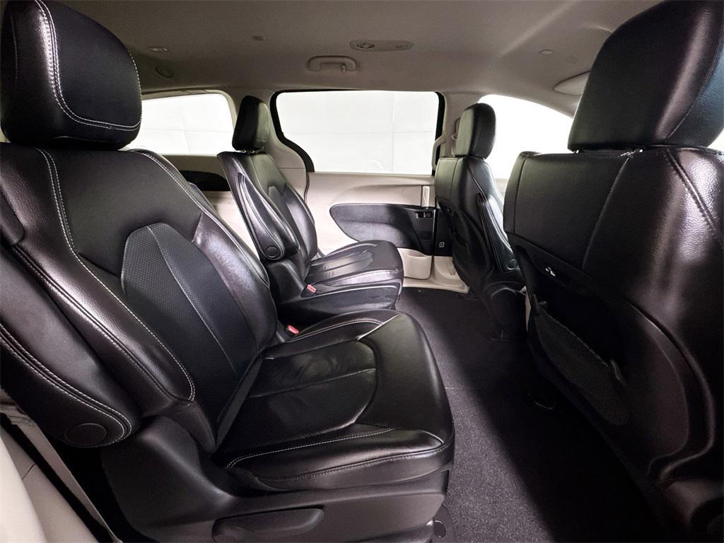 used 2022 Chrysler Pacifica Hybrid car, priced at $25,592