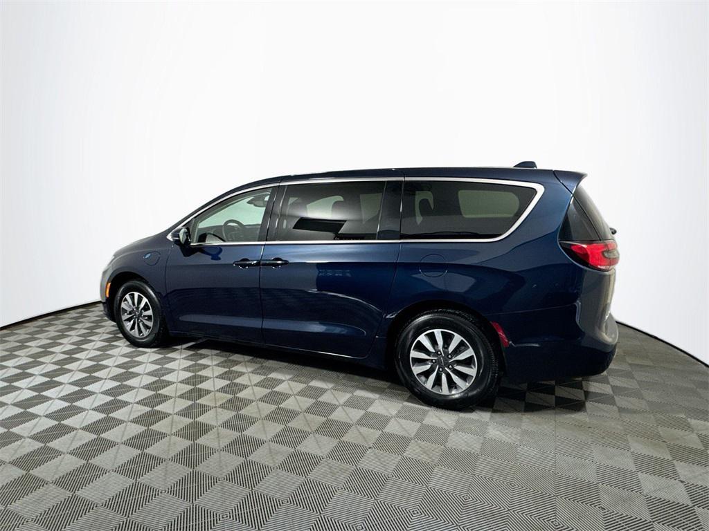 used 2022 Chrysler Pacifica Hybrid car, priced at $25,592