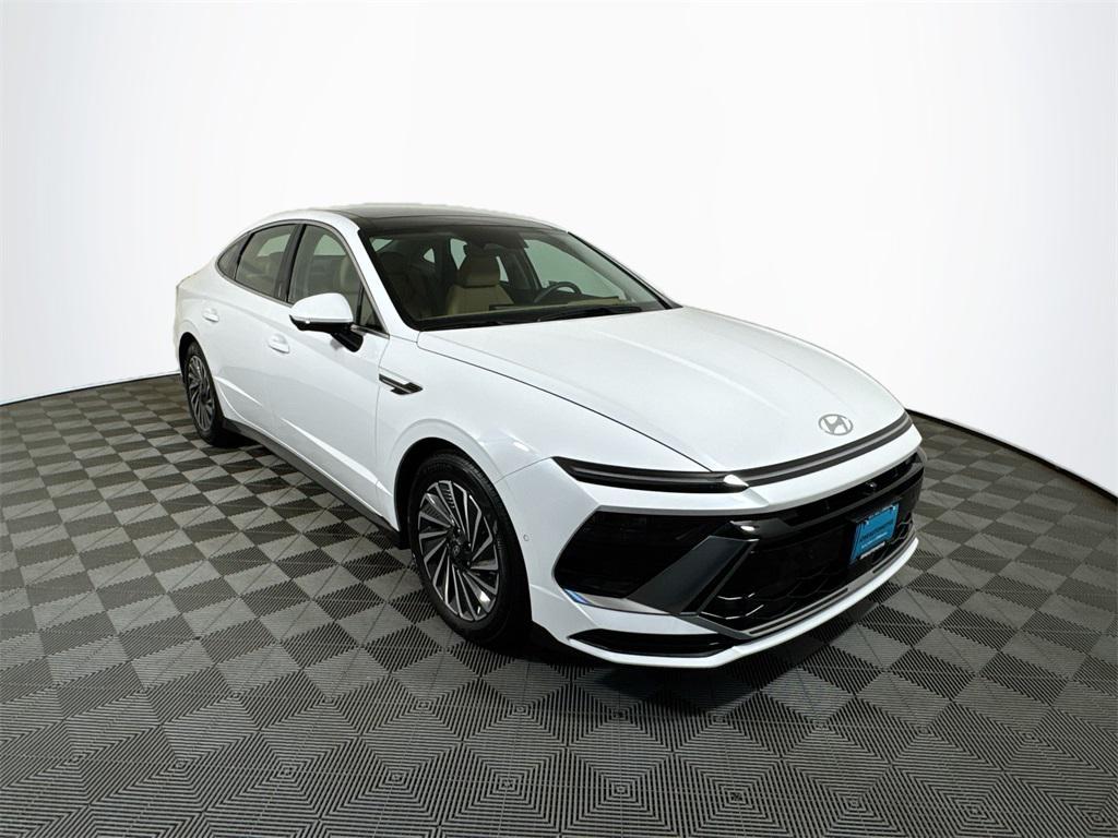 used 2025 Hyundai Sonata Hybrid car, priced at $32,999