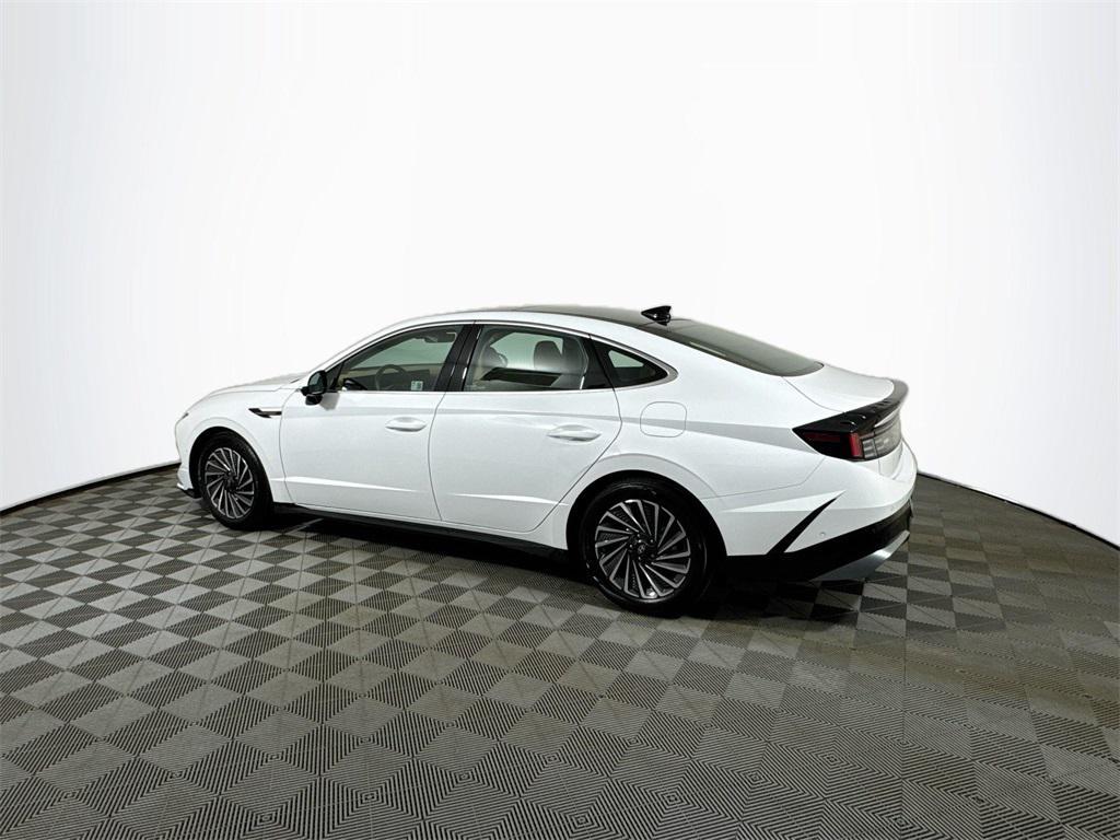 used 2025 Hyundai Sonata Hybrid car, priced at $32,999