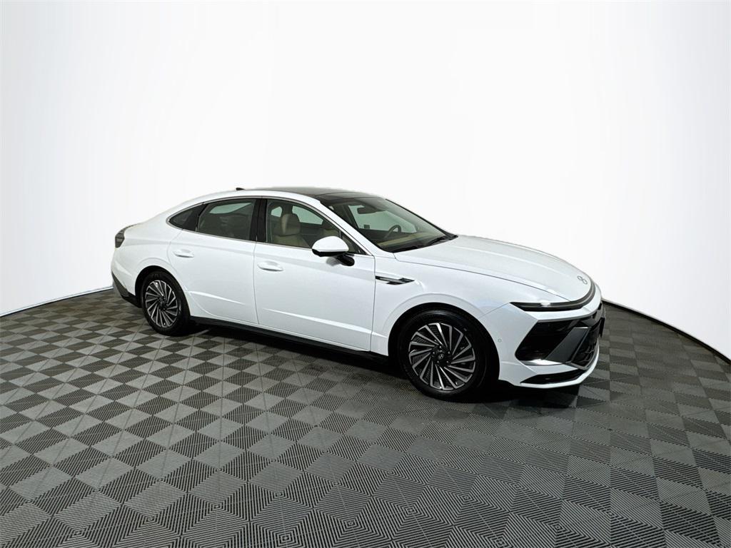 used 2025 Hyundai Sonata Hybrid car, priced at $32,999