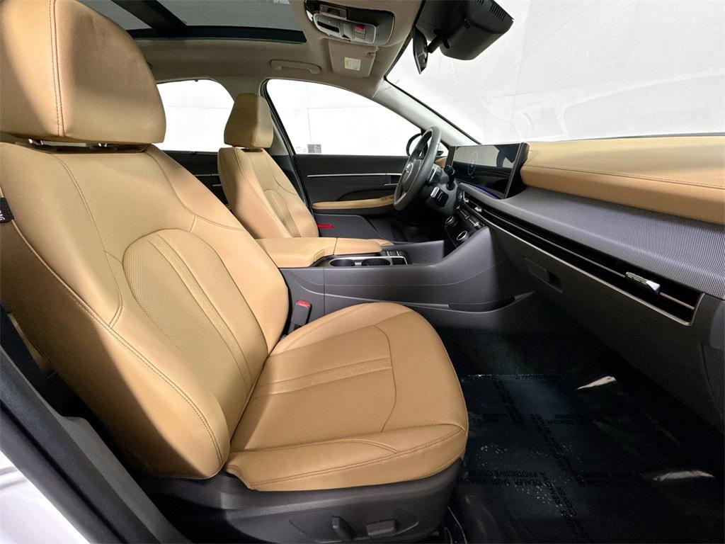 used 2025 Hyundai Sonata Hybrid car, priced at $32,999