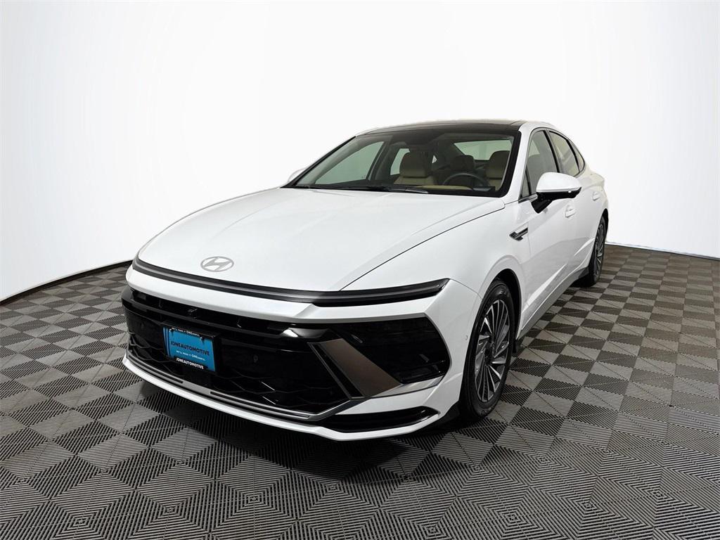 used 2025 Hyundai Sonata Hybrid car, priced at $32,999