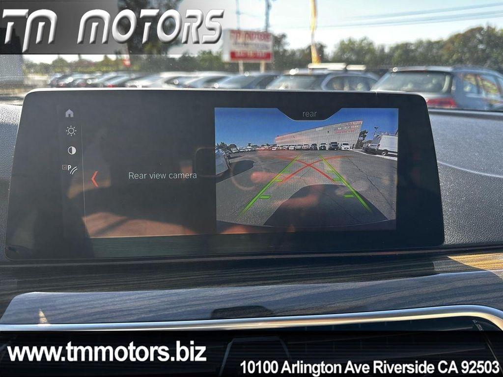 BMW 5 Series view 14
