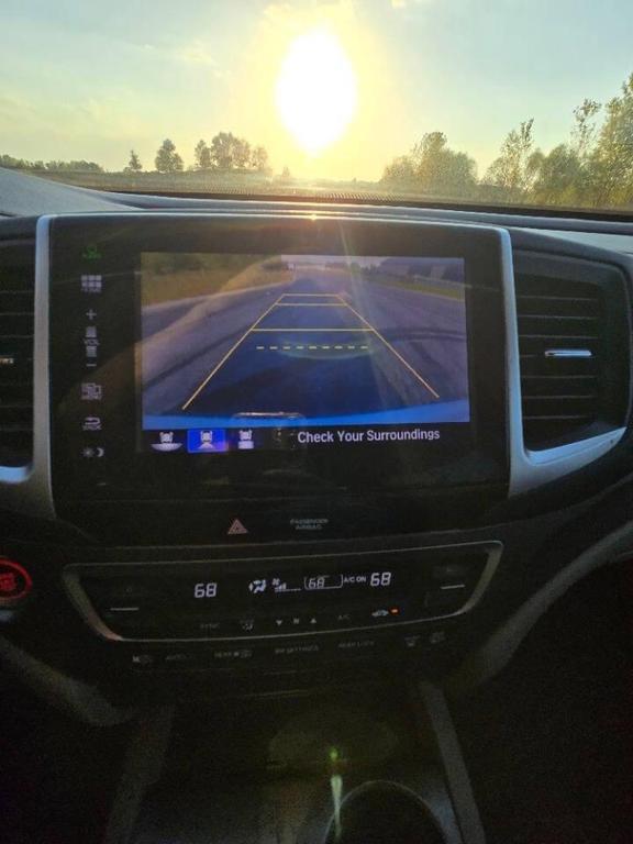2016 White Diamond Pearl Honda Pilot