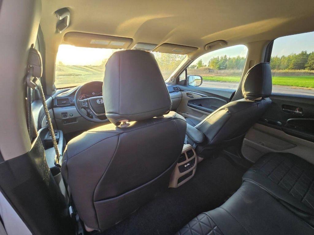 2016 White Diamond Pearl Honda Pilot