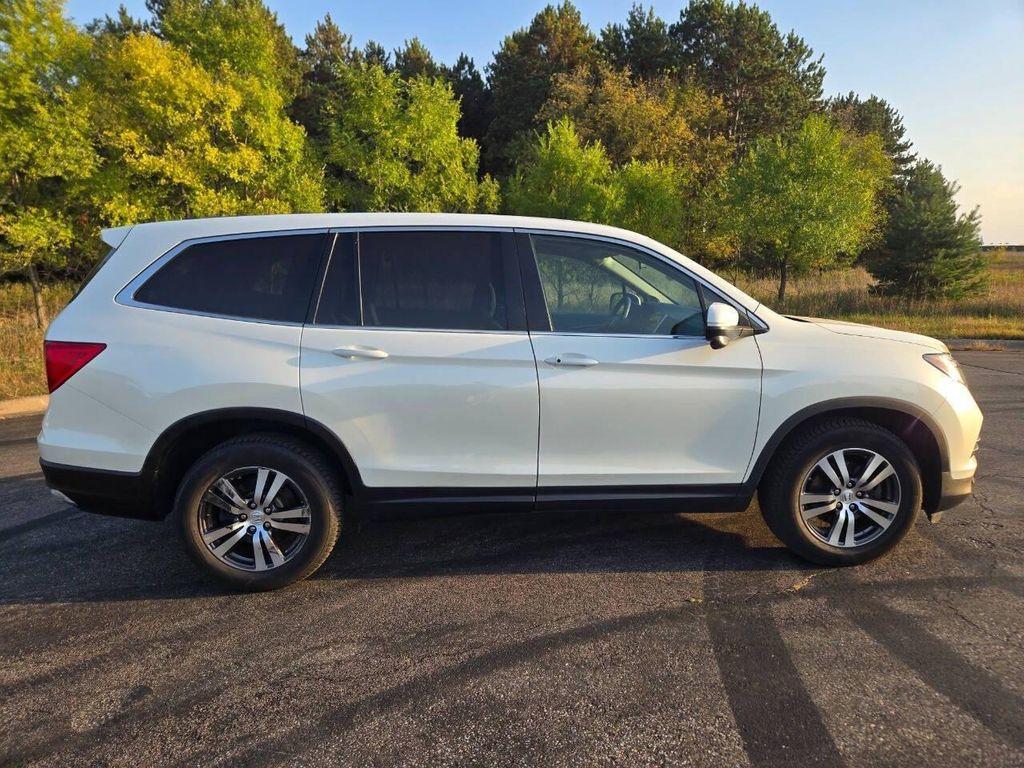2016 White Diamond Pearl Honda Pilot