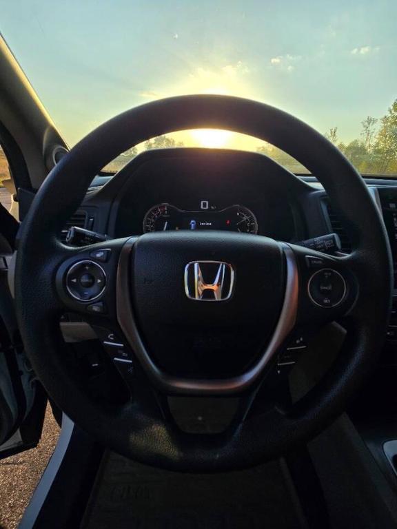 2016 White Diamond Pearl Honda Pilot