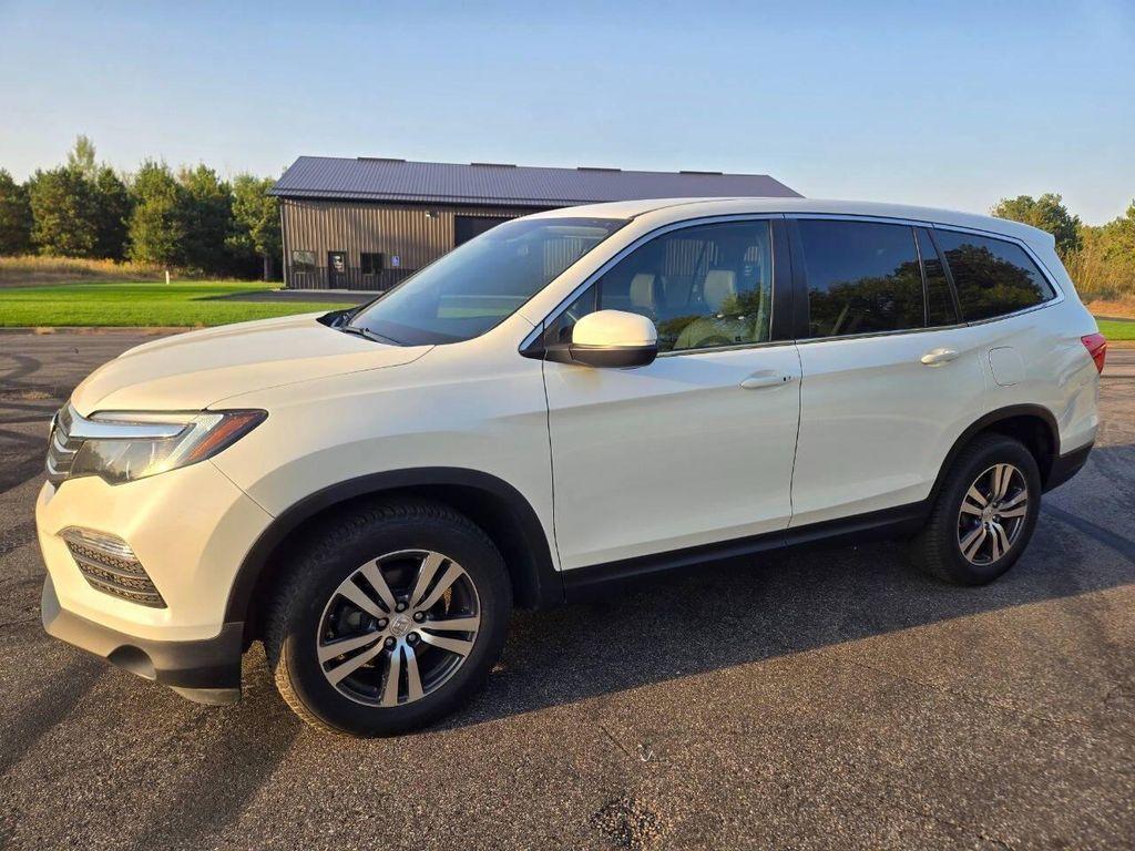 2016 White Diamond Pearl Honda Pilot