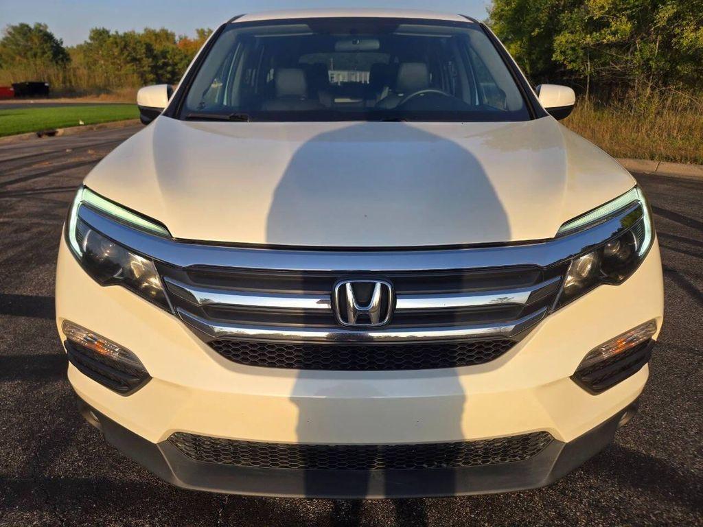 2016 White Diamond Pearl Honda Pilot