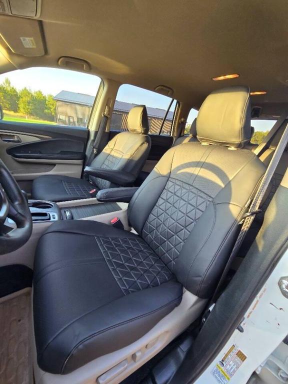 2016 White Diamond Pearl Honda Pilot