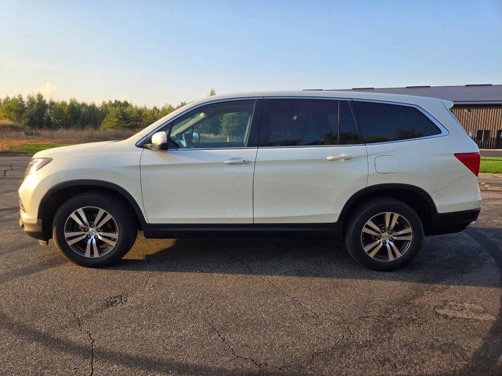 2016 White Diamond Pearl Honda Pilot