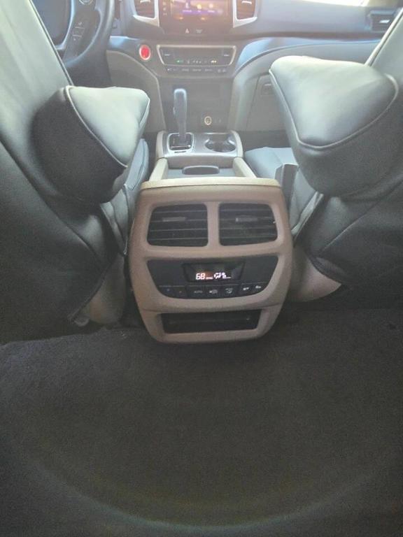 2016 White Diamond Pearl Honda Pilot