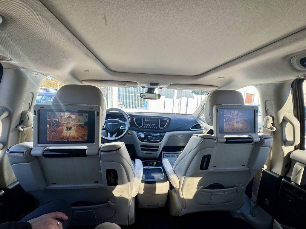 Molten Silver 2017 Chrysler Pacifica Limited