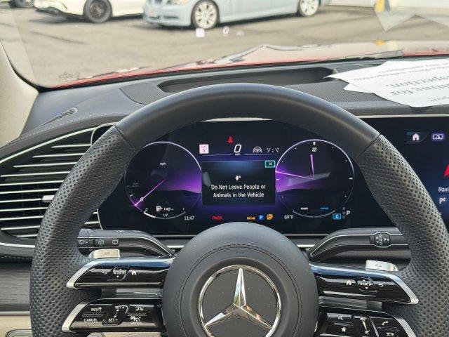 Mercedes-Benz GLS view 14