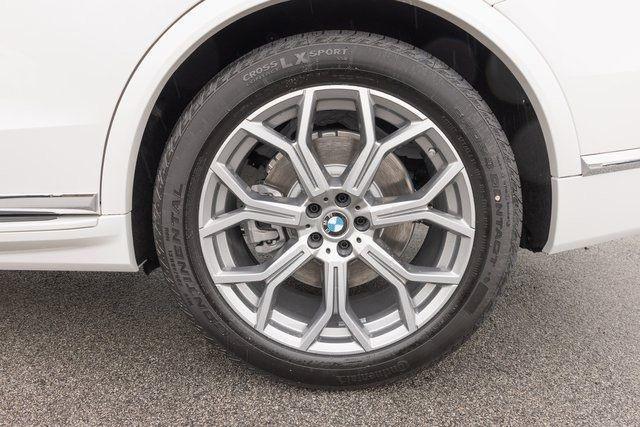 new 2025 BMW X7 car, priced at $91,885